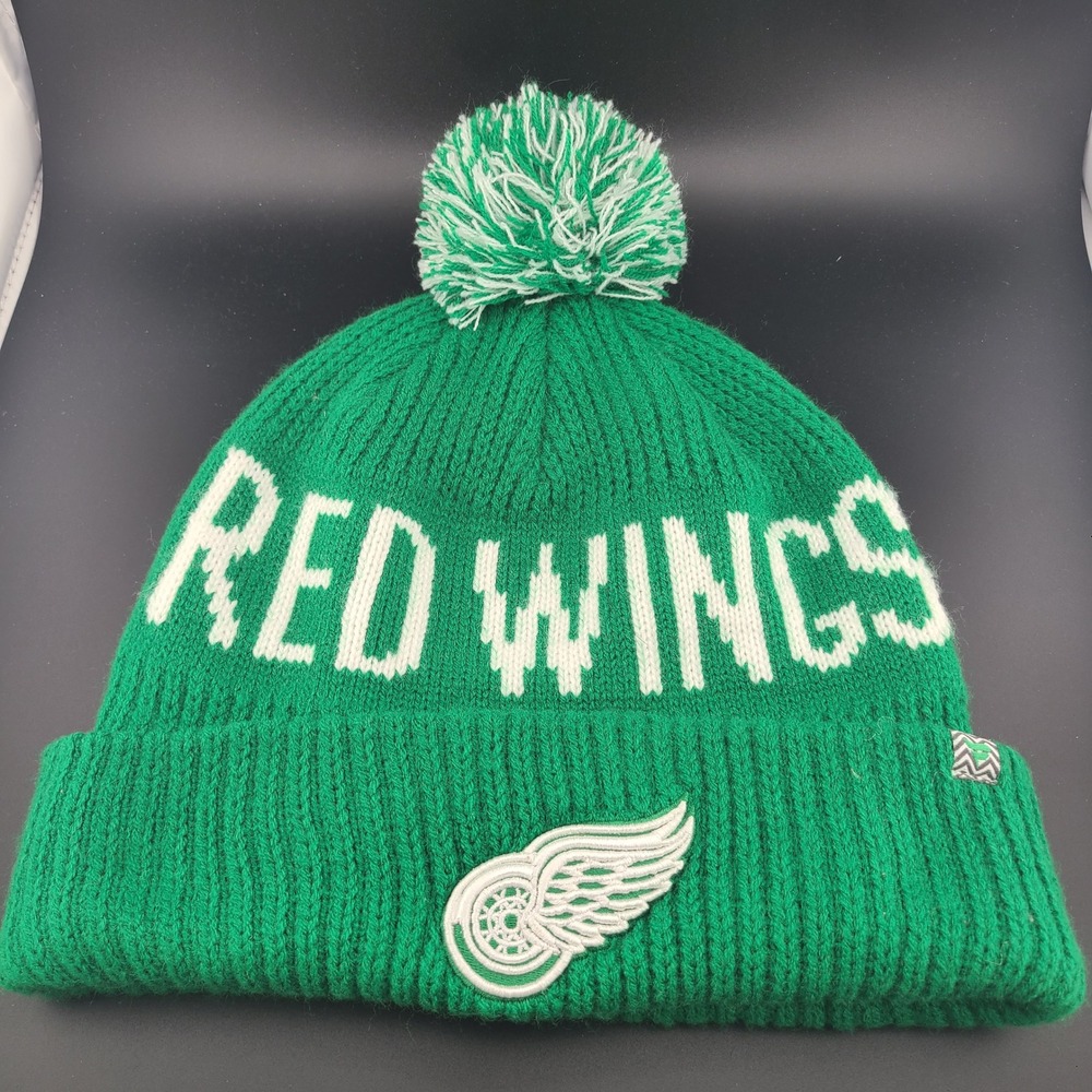 Fanatics Detroit Red Wings NHL St Patricks Day Pom Beanie Hat Mens Green Logo